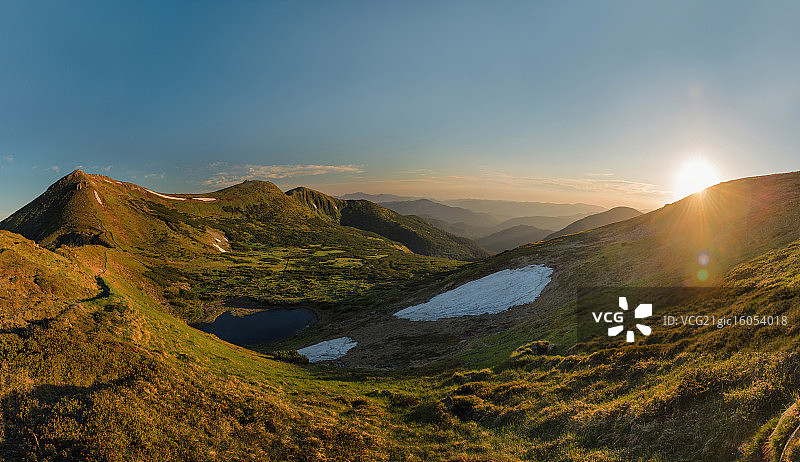 喀尔巴阡山脉的早晨图片素材