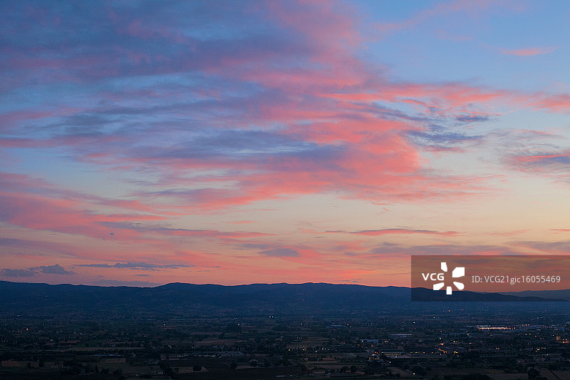 阿西西平原的日落图片素材