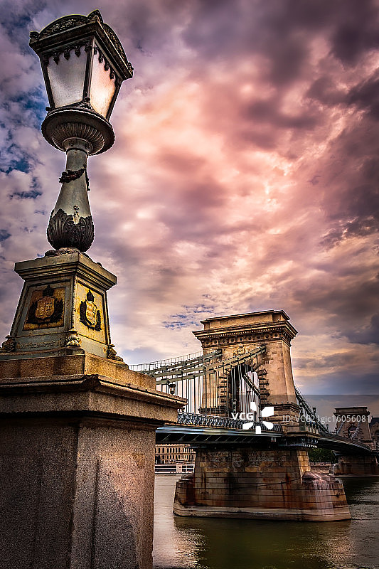 布达佩斯链桥图片素材