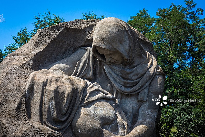 悲伤的母亲图片素材