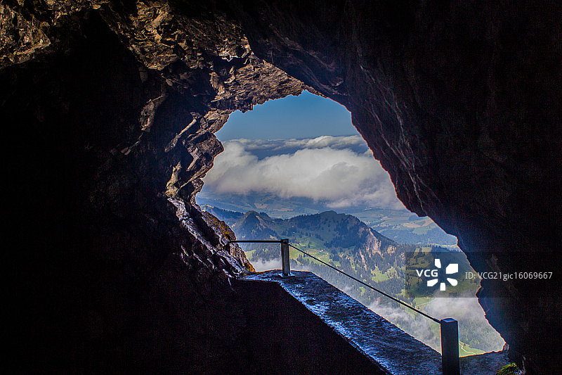 皮拉图斯山观云之窗图片素材