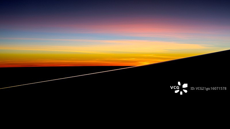 赤道日落图片素材