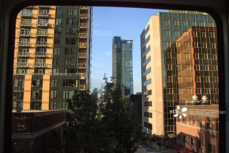 单轨列车上的窗户图片素材