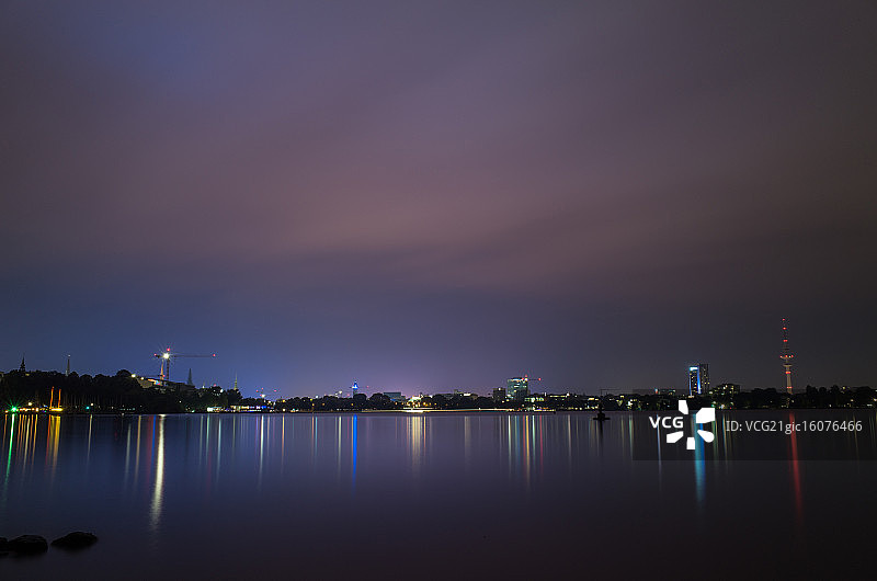 阿尔斯特湖夜景图片素材