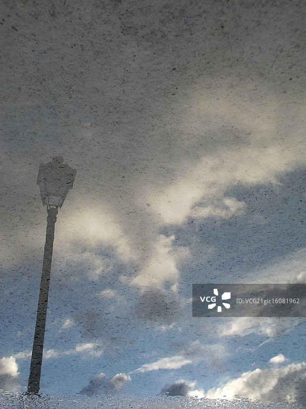 独自站立图片素材