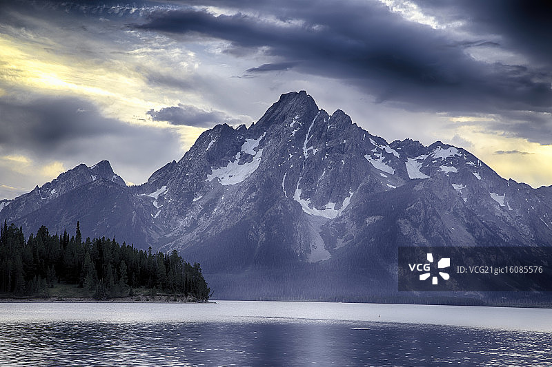 提顿山脉的日落图片素材