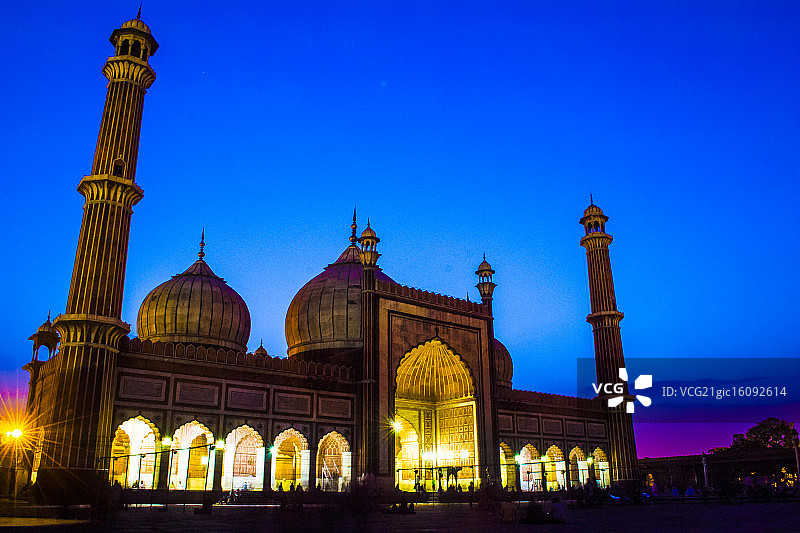蓝色时刻的贾玛清真寺图片素材