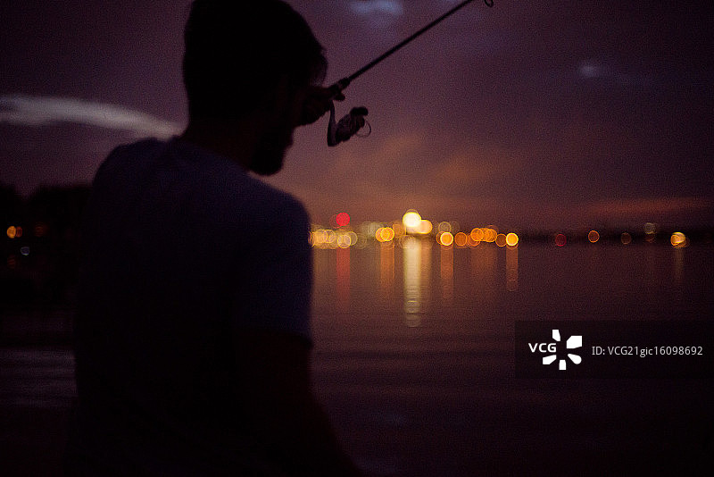 莫诺纳湖上的钓鱼活动图片素材