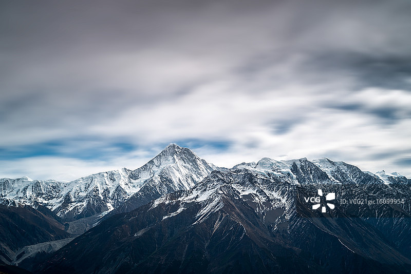 贡嘎神山群峰图片素材