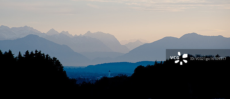 卡文德尔山脉图片素材