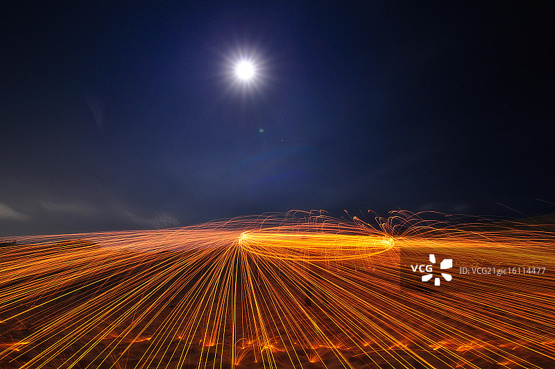 超级月亮光绘作品图片素材