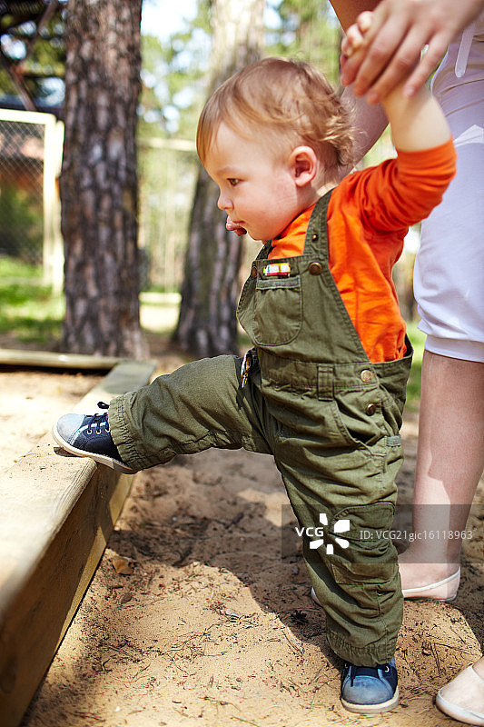 最初的脚步图片素材