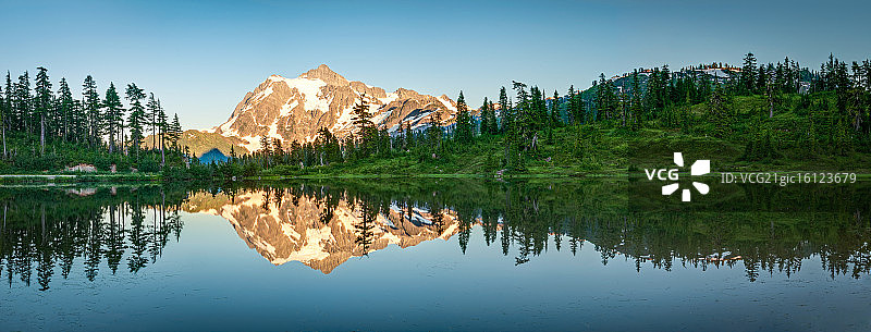 舒克山湖全景图片素材