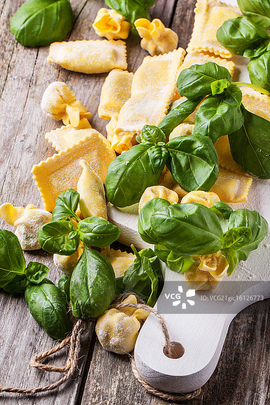 罗勒意式饺子图片素材