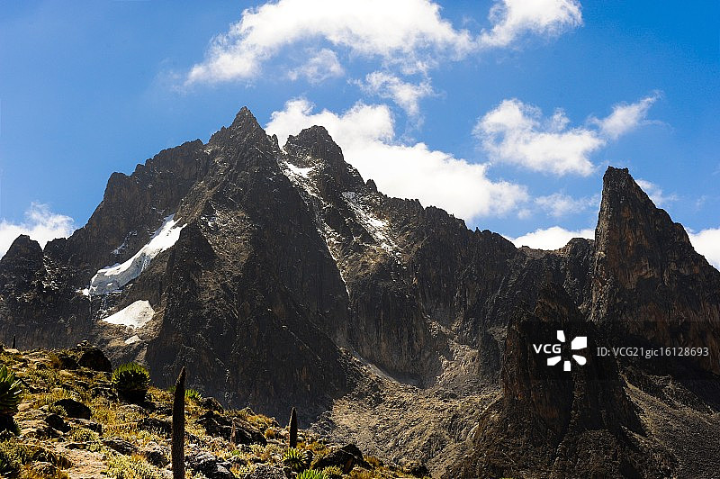 赤道上的肯尼亚山图片素材