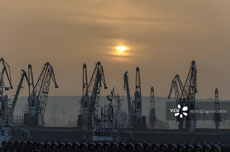 瓦尔纳港图片素材