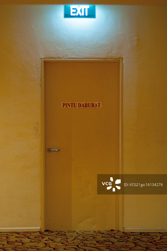 紧急出口图片素材