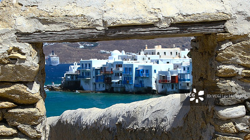 米科诺斯岛之窗图片素材