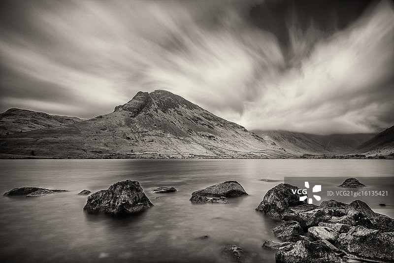 废水筛滤图片素材