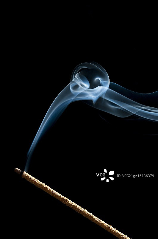 蜡烛烟雾气味图片素材