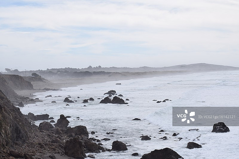 暴风雨中的索诺玛海岸图片素材