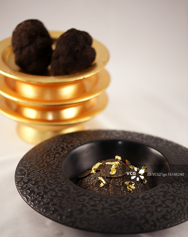 黑色冬季松露图片素材