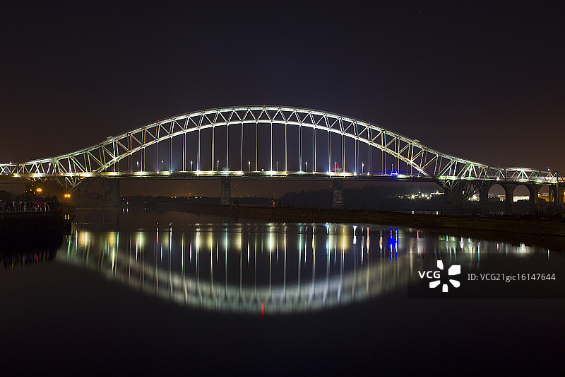 朗科恩大桥夜景图片素材