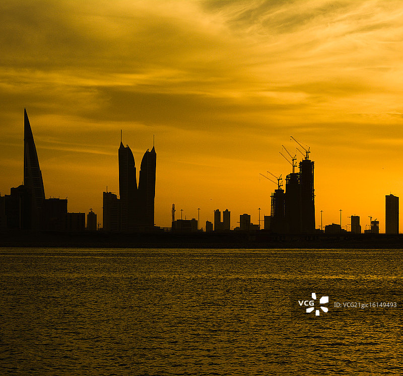 金色时分下的风景图片素材