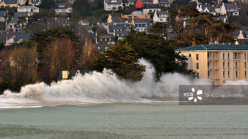 布列塔尼大浪图片素材
