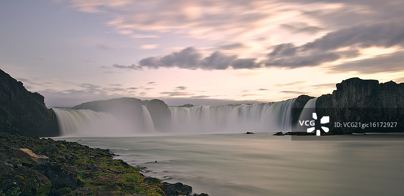 神灵瀑布图片素材
