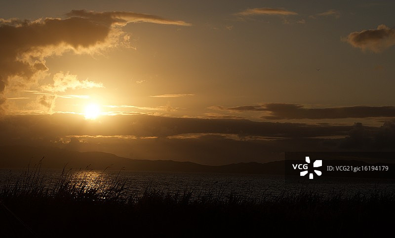 汝拉山的金色日落图片素材