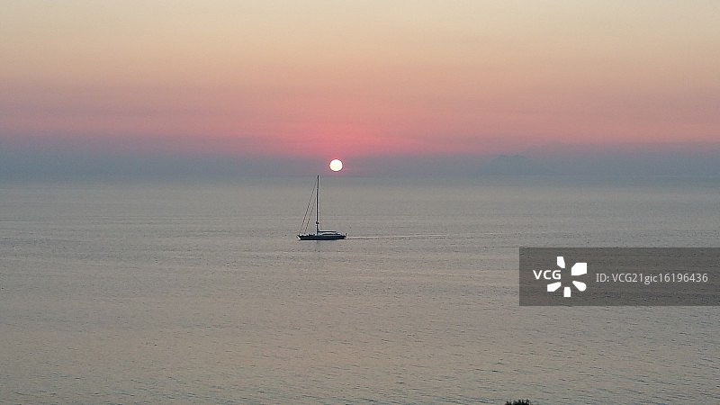 静默航行图片素材