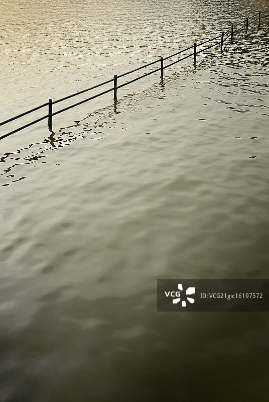 水栅栏图片素材