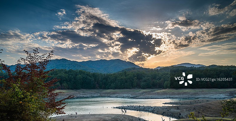 连科兰汗布兰湖图片素材