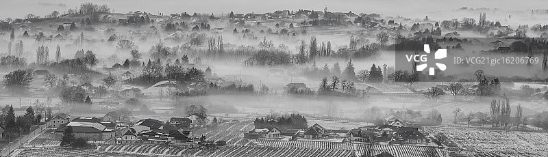 深渊上的雾气图片素材