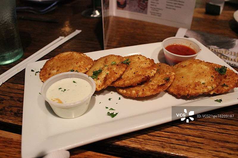 油炸意式饺子图片素材