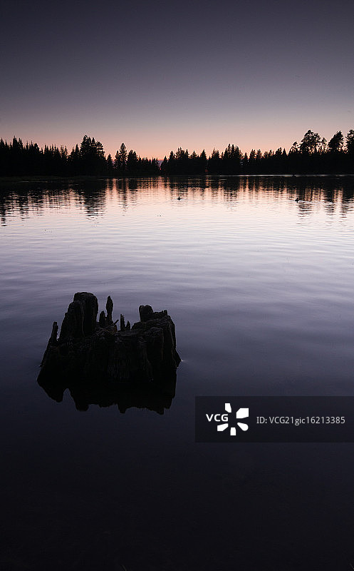 曼zanita湖图片素材