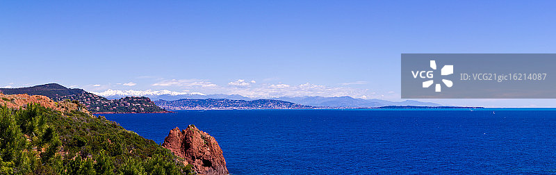 前往戛纳的路上图片素材