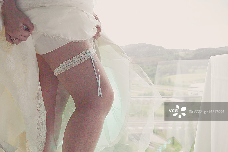 新娘的婚礼吊袜带图片素材