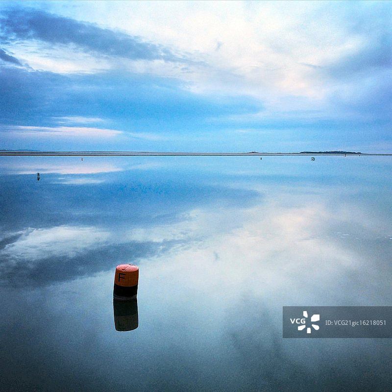 对浮标感到疯狂图片素材