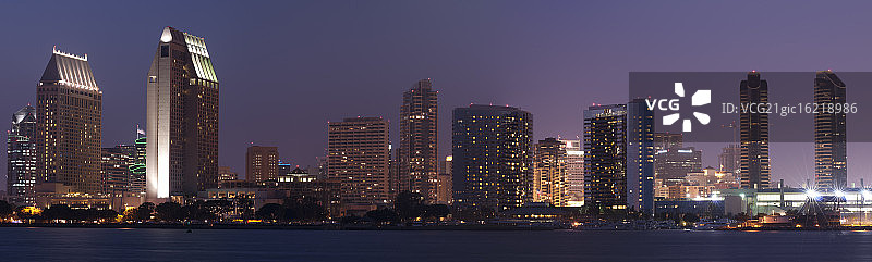 圣地亚哥天际线全景图片素材