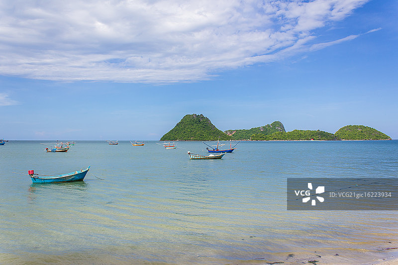 海上的渔船图片素材