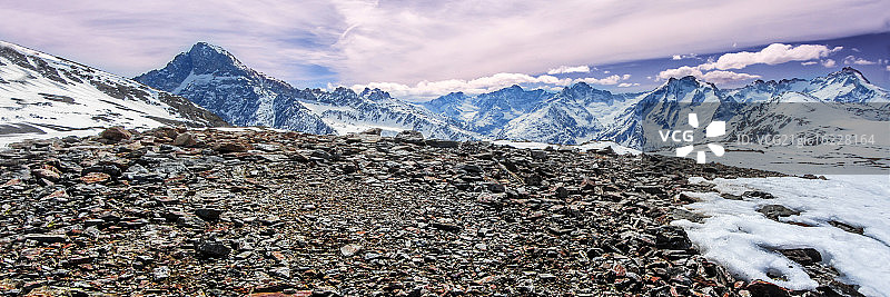 阿尔卑斯山远景图片素材