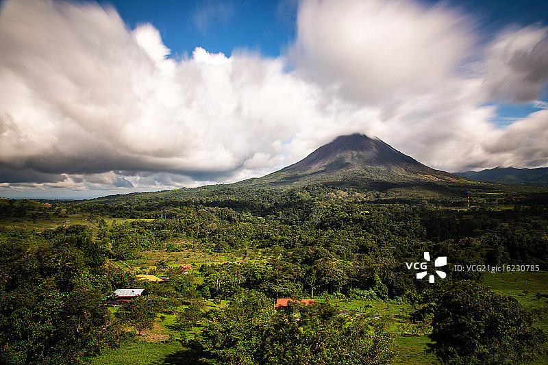 阿雷纳尔火山图片素材