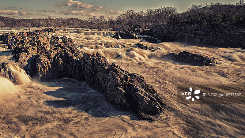 壮观的瀑布图片素材