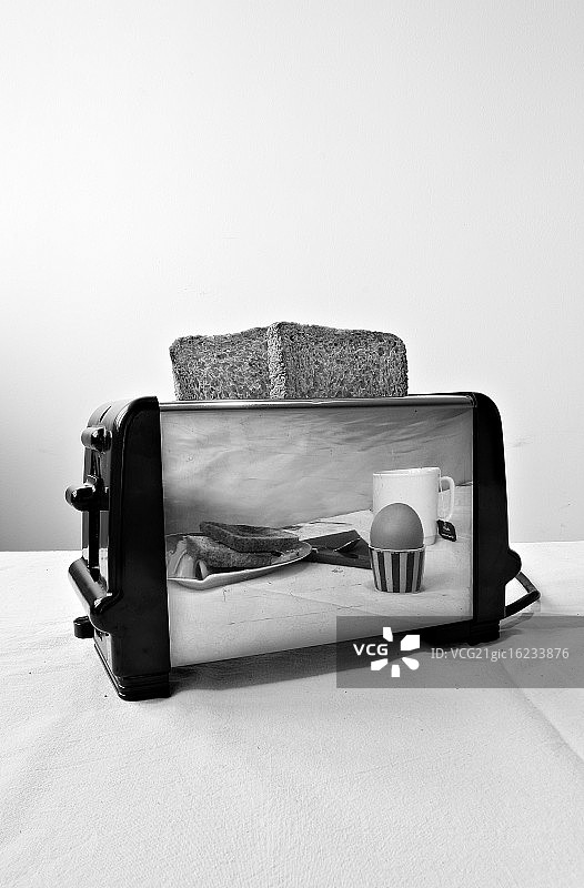 单色倒影图片素材