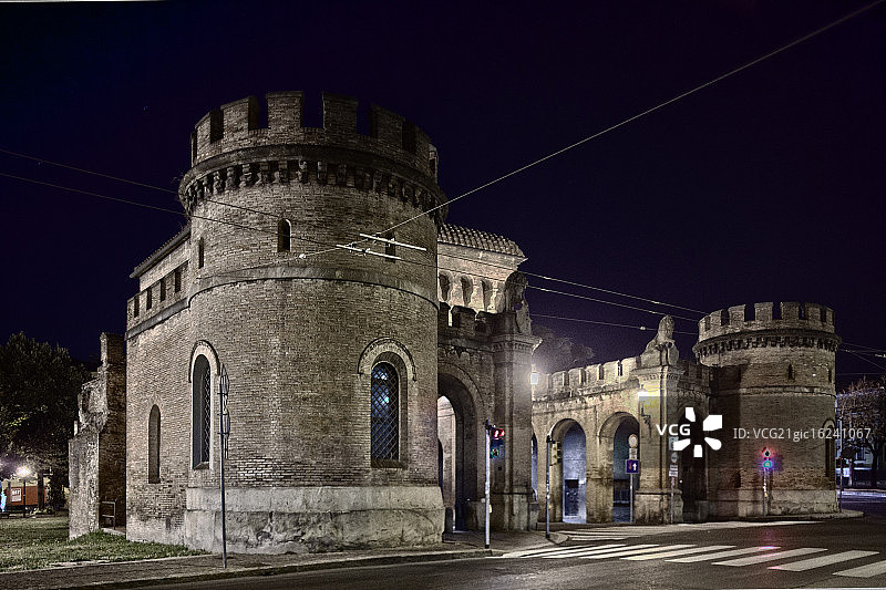 意大利博洛尼亚萨拉戈萨门图片素材