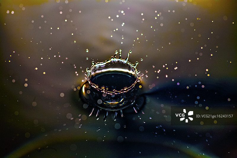 彩色皇冠图片素材