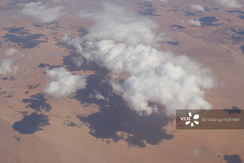 撒哈拉沙漠的云彩图片素材