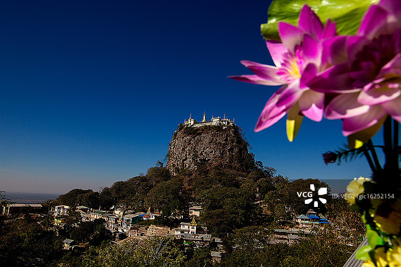 缅甸波巴山图片素材